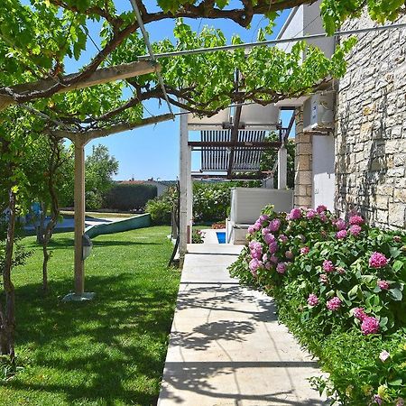 Double Room With Pool 2261 Medulin Exterior photo