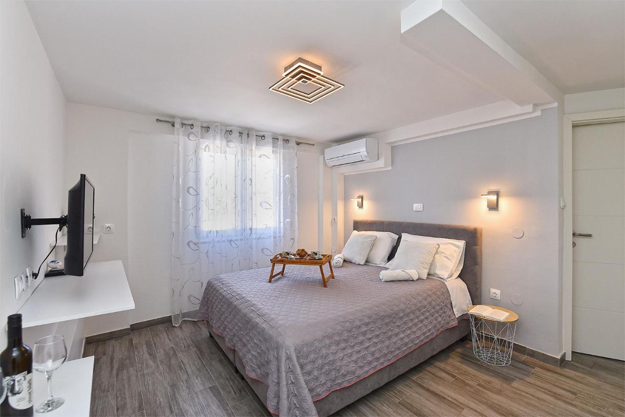 Double Room With Pool 2261 Medulin Exterior photo