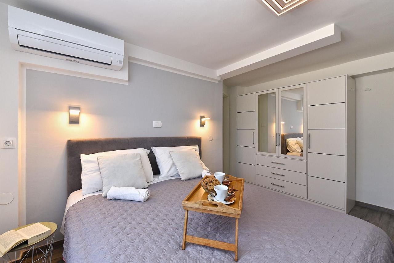 Double Room With Pool 2261 Medulin Exterior photo