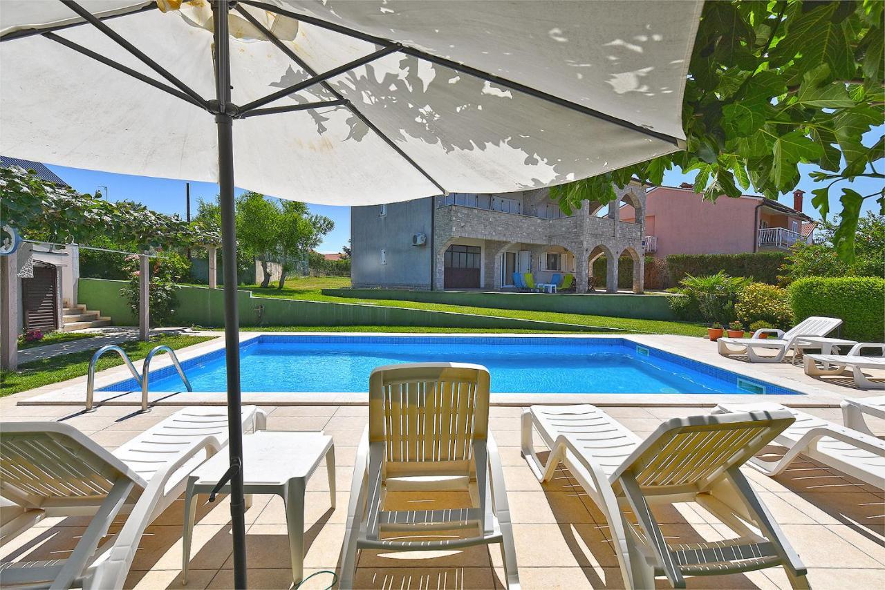 Double Room With Pool 2261 Medulin Exterior photo