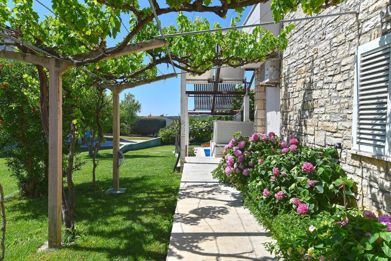 Double Room With Pool 2261 Medulin Exterior photo