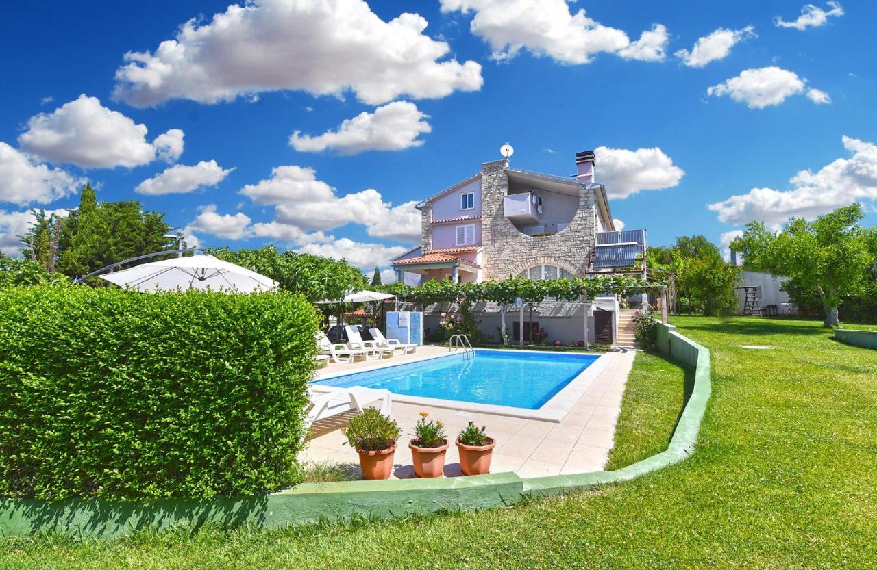 Double Room With Pool 2261 Medulin Exterior photo